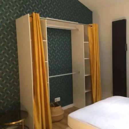 Proche Plage Yellow Rainbow Apartman *